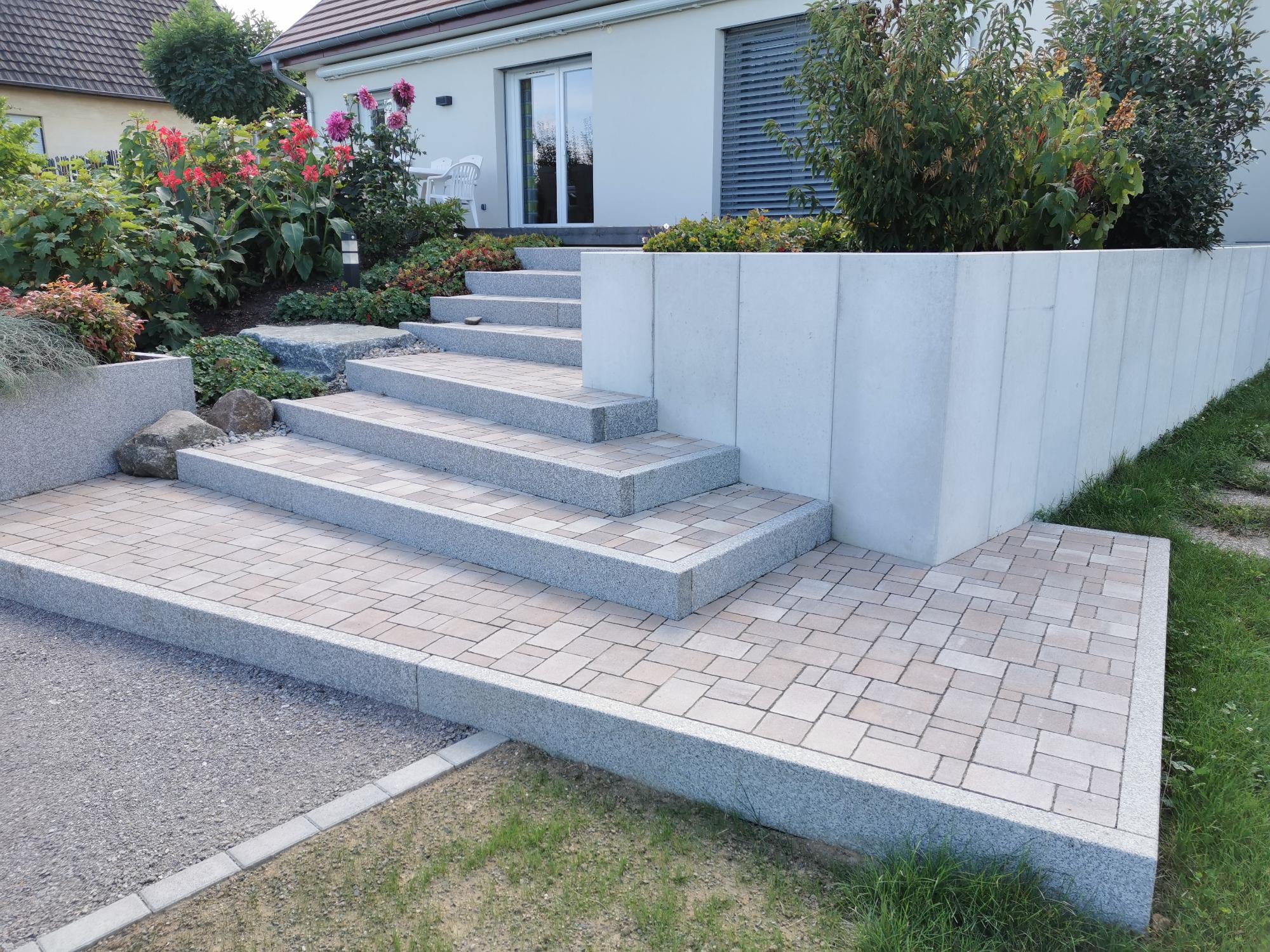 Nos escaliers et acc&egrave;s PMR Colmar 18