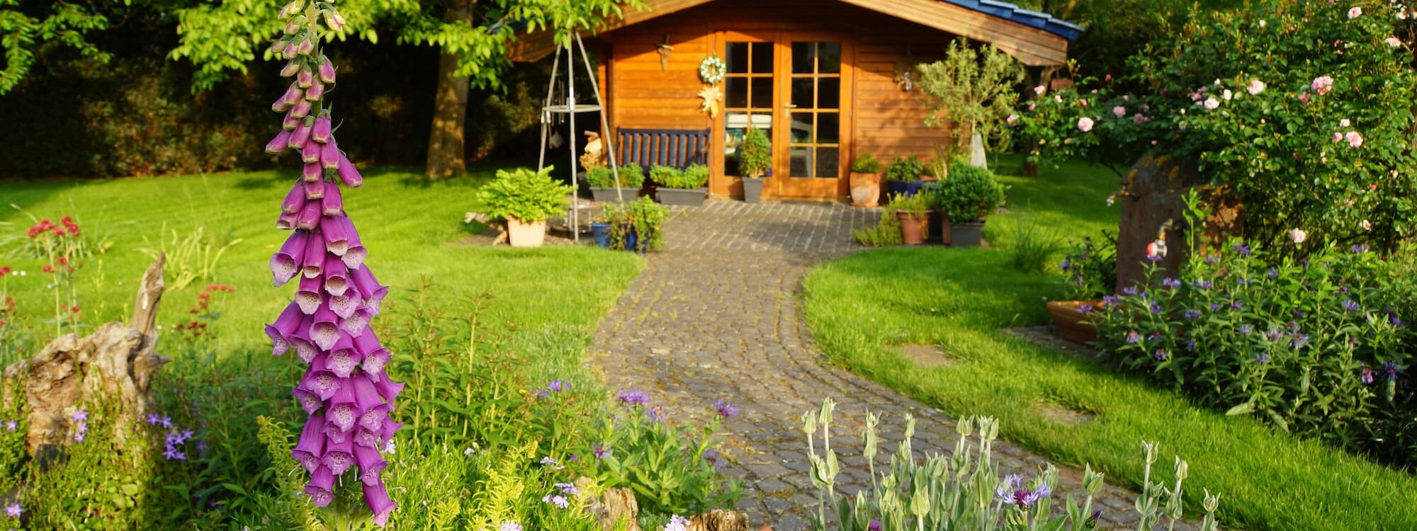 CABANE_JARDIN 2000X750 | Jardin et Paysage Quelle structure choisir pour une cabane de jardin durable et esthétique ? Montbéliard